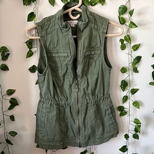 Green vest!